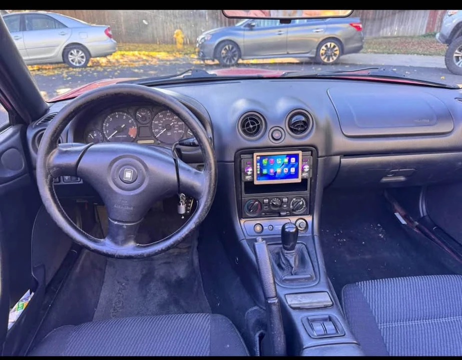 1999 Mazda NB MX-5 Miata - Image 9 of 11