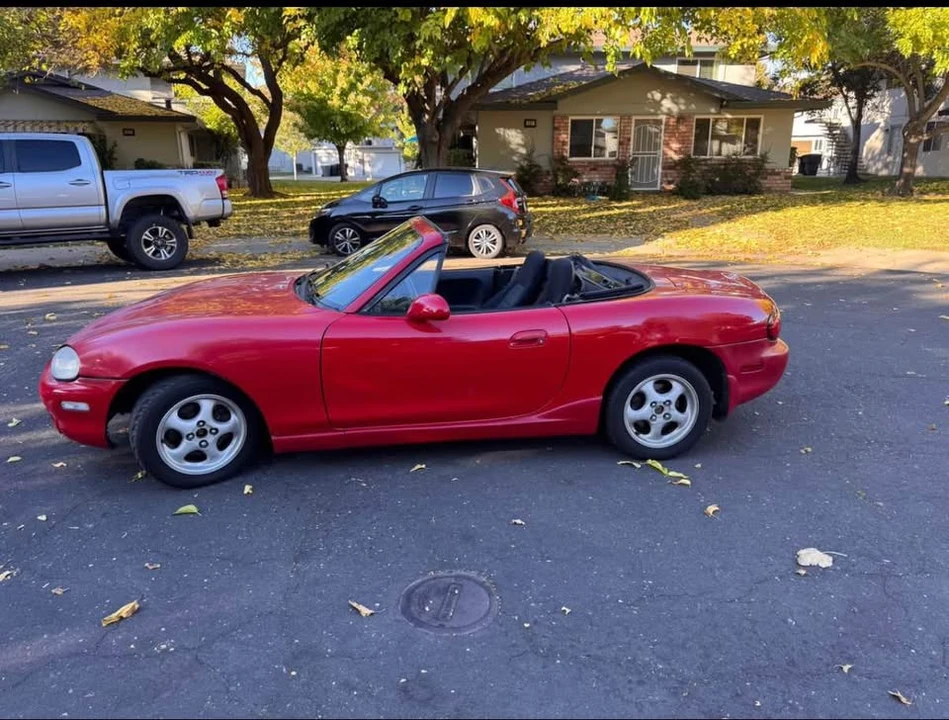 1999 Mazda NB MX-5 Miata - Image 4 of 11