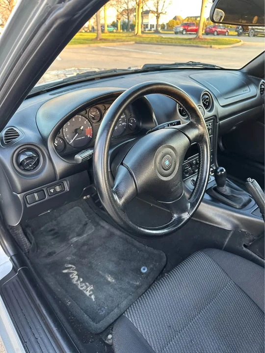 1999 Mazda NB MX-5 Miata - Image 12 of 16