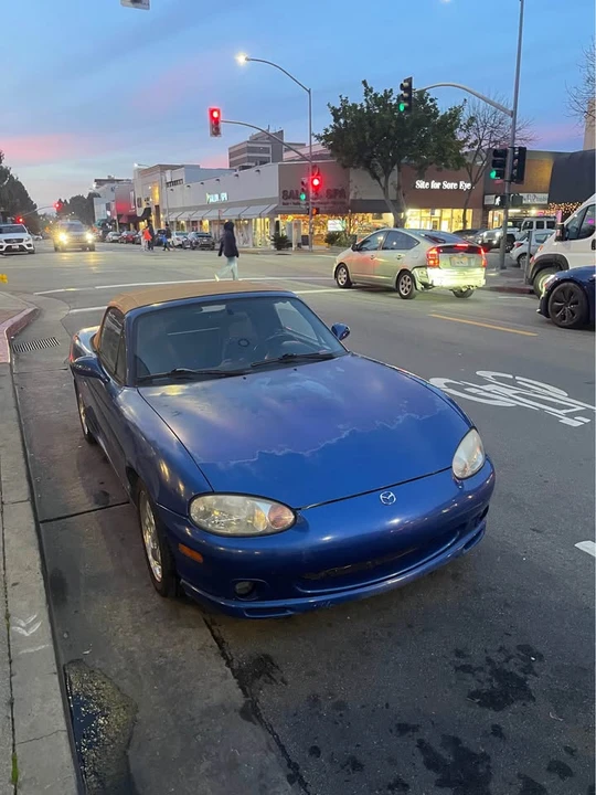 1999 Mazda NB MX-5 Miata - Image 4 of 9
