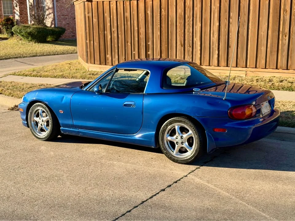 1999 Mazda NB MX-5 Miata - Image 4 of 12