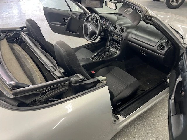 1999 Mazda NB MX-5 Miata - Image 5 of 10