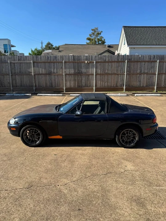 1999 Mazda NB MX-5 Miata - Image 18 of 19