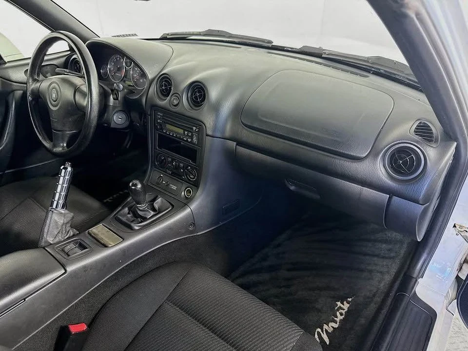 1999 Mazda NB MX-5 Miata - Image 11 of 12