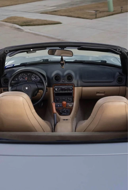 1999 Mazda NB MX-5 Miata - Image 10 of 11