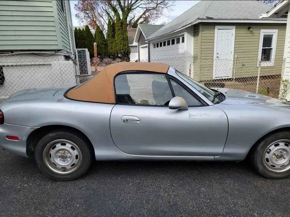 1999 Mazda NB MX-5 Miata - Image 5 of 8