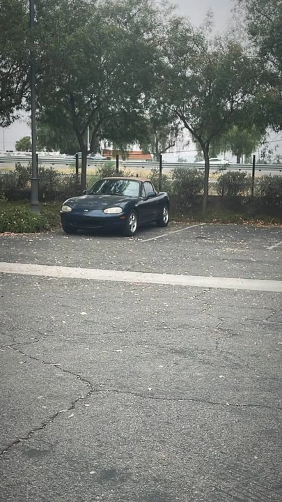 1999 Mazda NB MX-5 Miata - Image 6 of 8