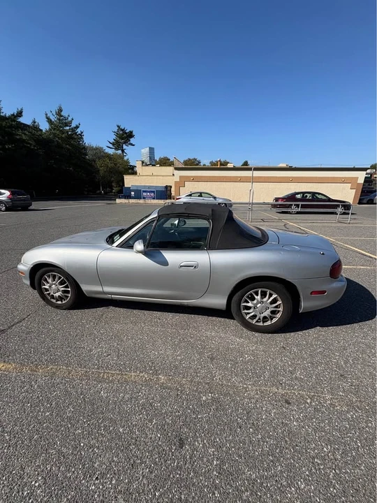 1999 Mazda NB MX-5 Miata - Image 5 of 10