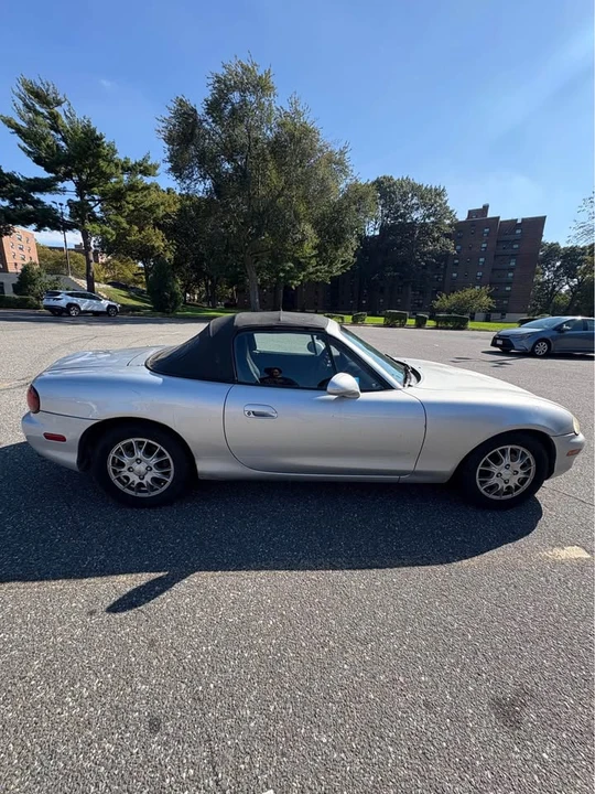 1999 Mazda NB MX-5 Miata - Image 2 of 10