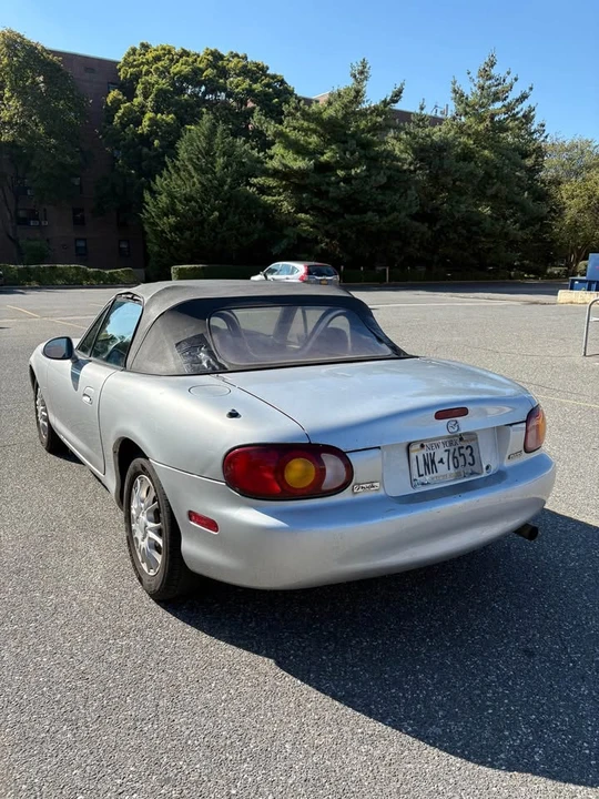 1999 Mazda NB MX-5 Miata - Image 4 of 10