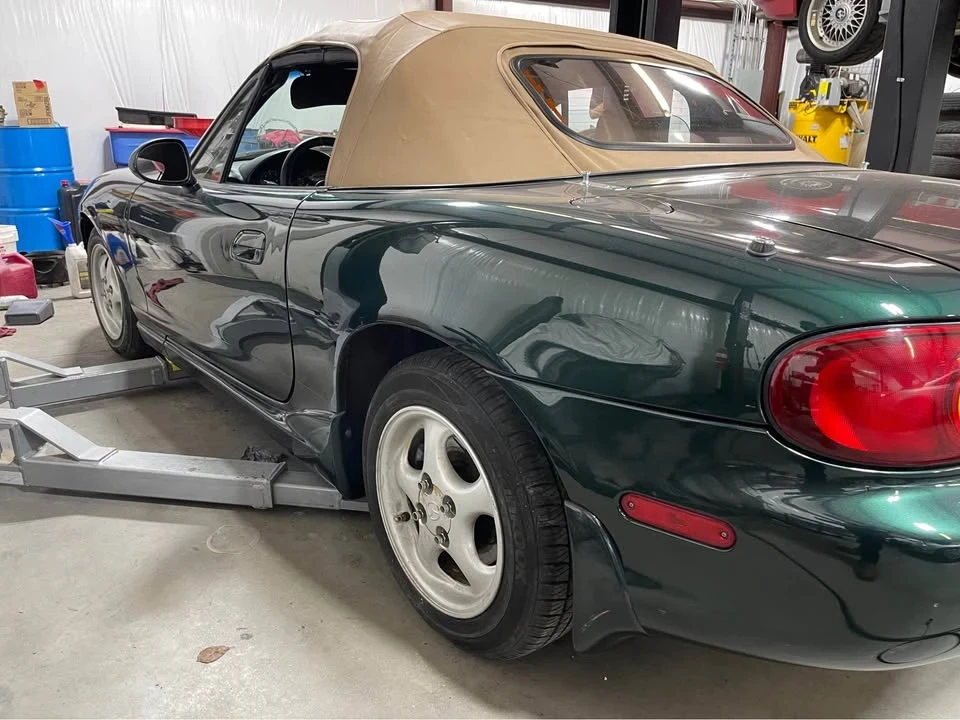 1999 Mazda NB MX-5 Miata - Image 17 of 18