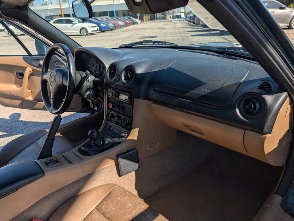 1999 Mazda NB MX-5 Miata - Image 9 of 10