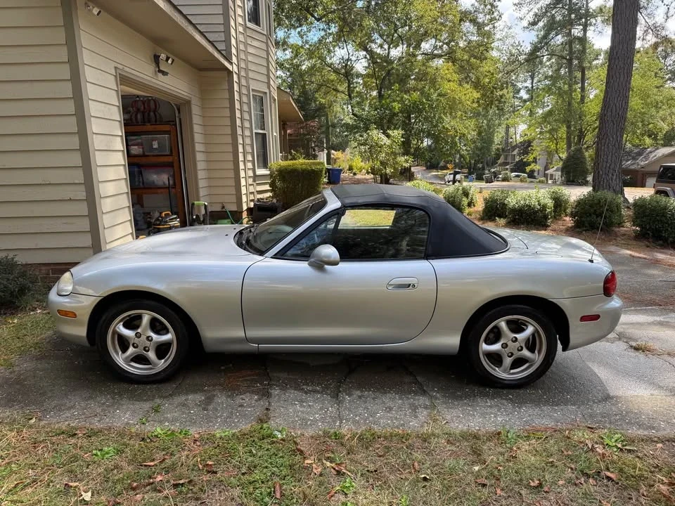 1999 Mazda NB MX-5 Miata - Image 5 of 11