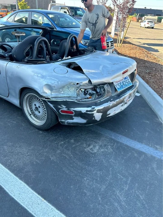 1999 Mazda NB MX-5 Miata - Image 3 of 4