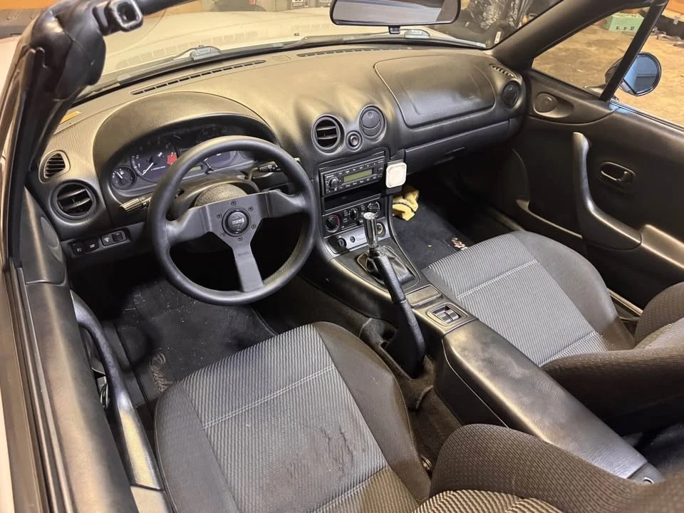 1999 Mazda NB MX-5 Miata - Image 9 of 11