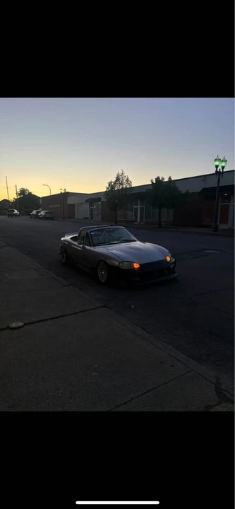 1999 Mazda NB MX-5 Miata - Image 2 of 3