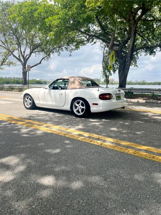 1999 Mazda NB MX-5 Miata - Image 2 of 10