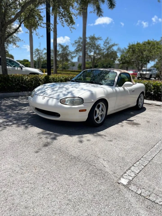 1999 Mazda NB MX-5 Miata - Image 6 of 10