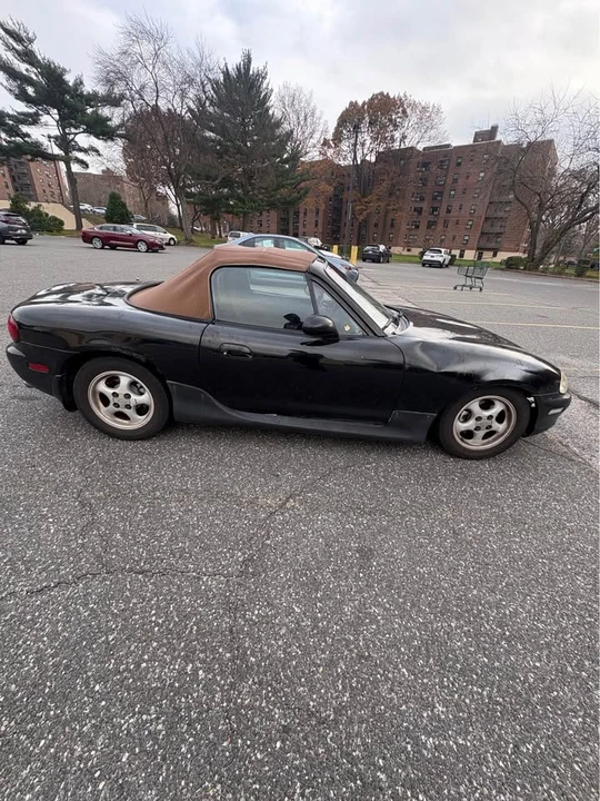 1999 Mazda NB MX-5 Miata - Image 6 of 11