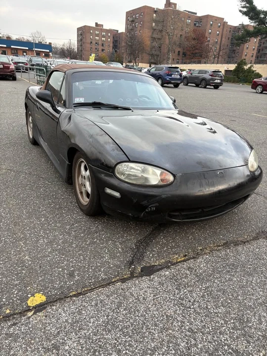 1999 Mazda NB MX-5 Miata - Image 5 of 11