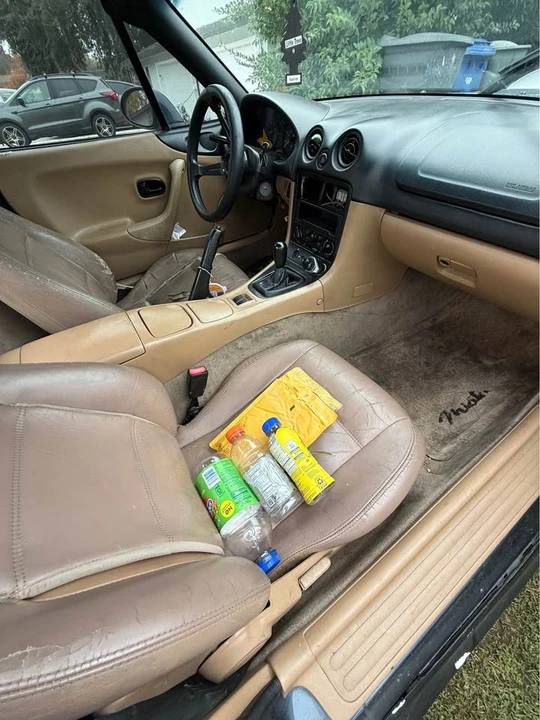 1999 Mazda NB MX-5 Miata - Image 9 of 14