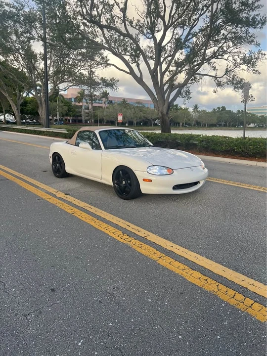 1999 Mazda NB MX-5 Miata - Image 2 of 9