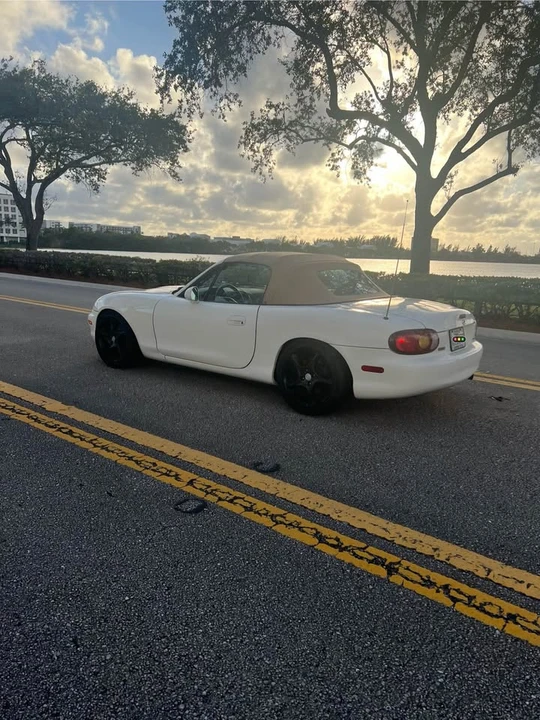 1999 Mazda NB MX-5 Miata - Image 4 of 9