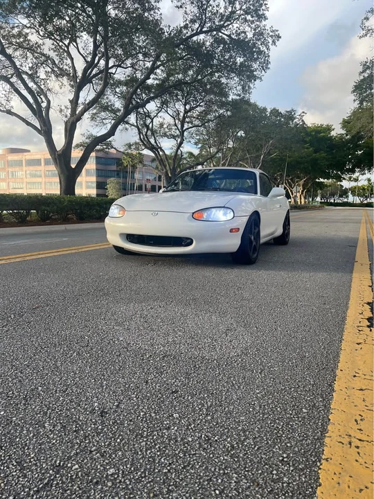 1999 Mazda NB MX-5 Miata - Image 5 of 9