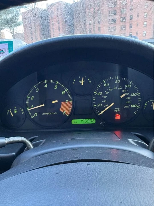 1999 Mazda NB MX-5 Miata - Image 7 of 8