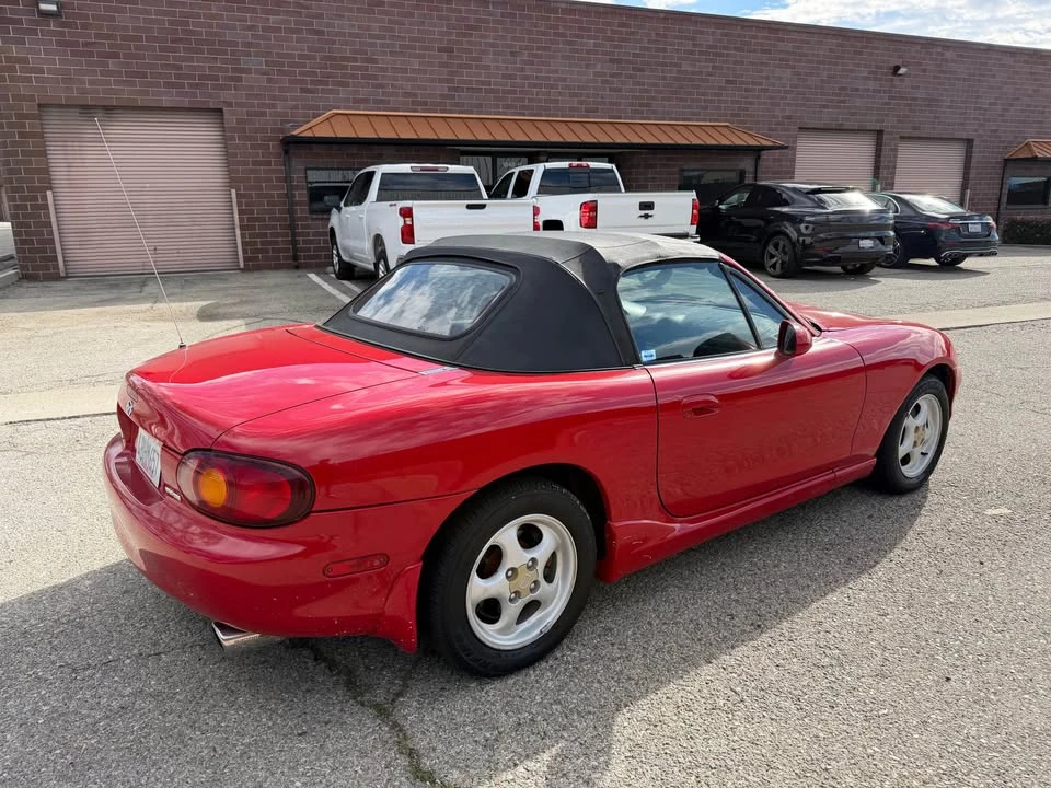1999 Mazda NB MX-5 Miata - Image 4 of 12