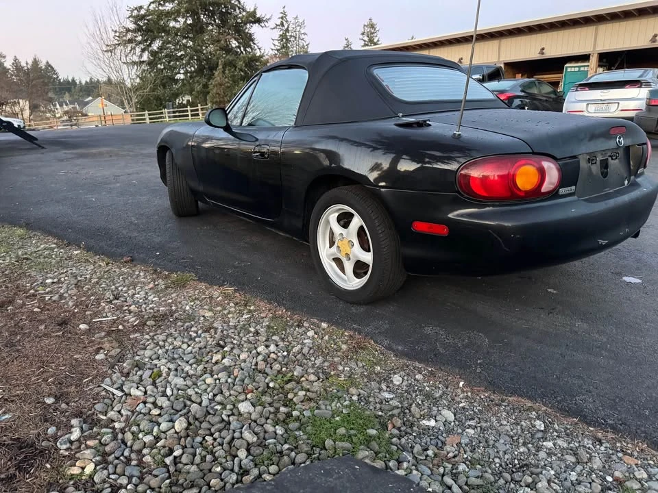 1999 Mazda NB MX-5 Miata - Image 10 of 14