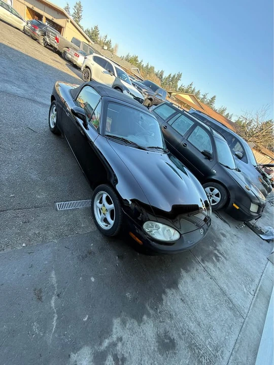 1999 Mazda NB MX-5 Miata - Image 13 of 14