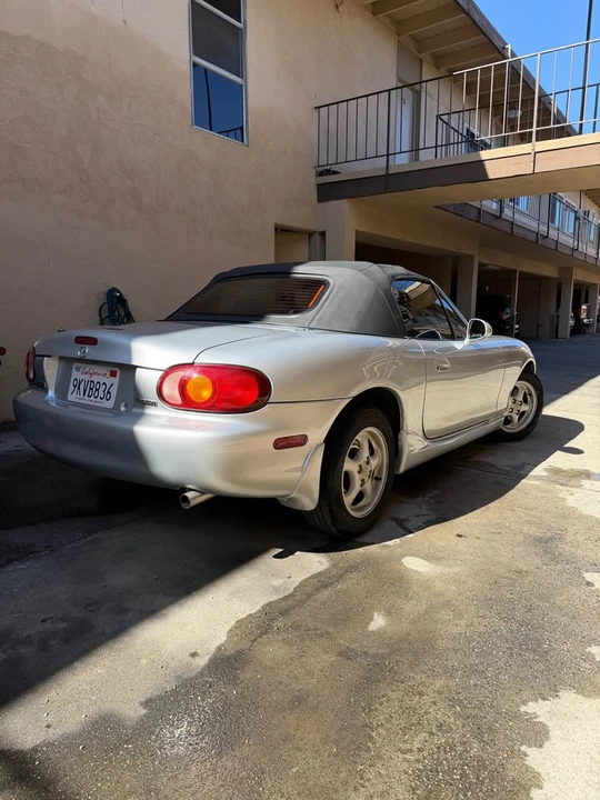 1999 Mazda NB MX-5 Miata - Image 3 of 17