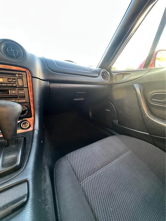 1999 Mazda NB MX-5 Miata - Image 7 of 8