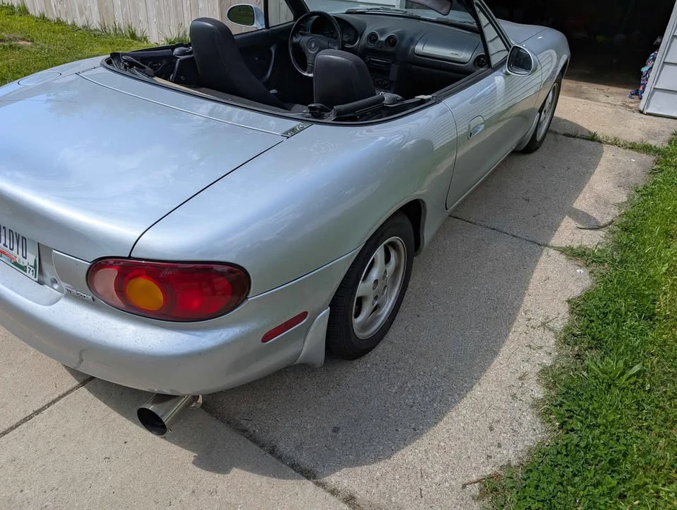 1999 Mazda NB MX-5 Miata - Image 8 of 10