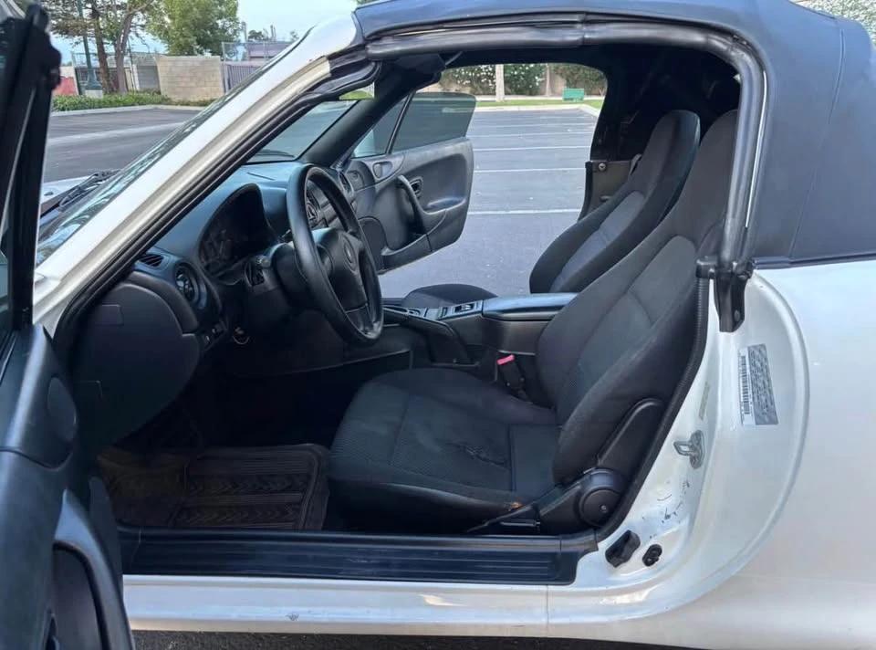 1999 Mazda NB MX-5 Miata - Image 11 of 17