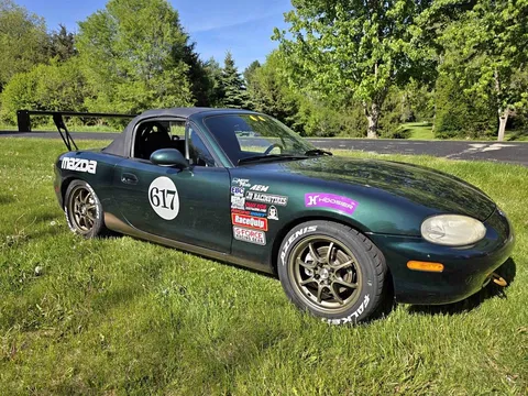 1999 Mazda MX-5 Miata Convertible 2D