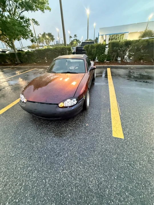 1999 Mazda NB MX-5 Miata - Image 2 of 11