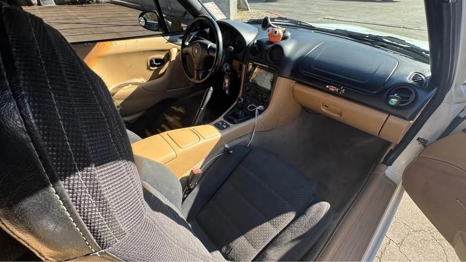 1999 Mazda NB MX-5 Miata - Image 10 of 17