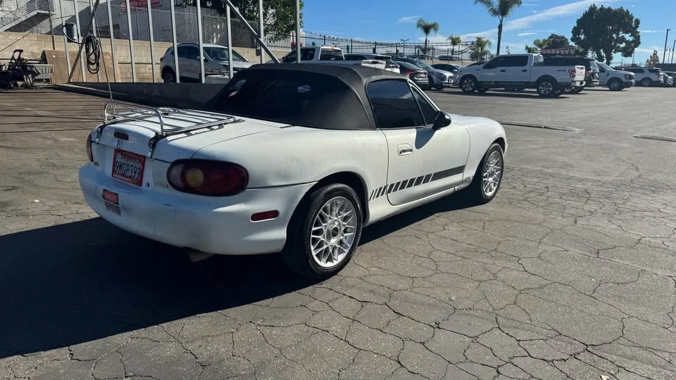 1999 Mazda NB MX-5 Miata - Image 6 of 17