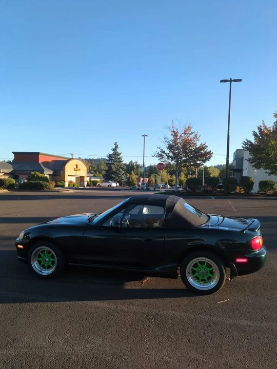 1999 Mazda NB MX-5 Miata - Image 5 of 13