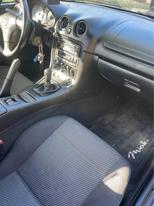 1999 Mazda NB MX-5 Miata - Image 4 of 5