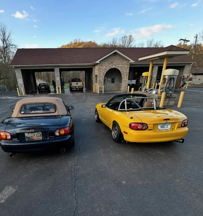 1999 Mazda NB MX-5 Miata - Image 2 of 4
