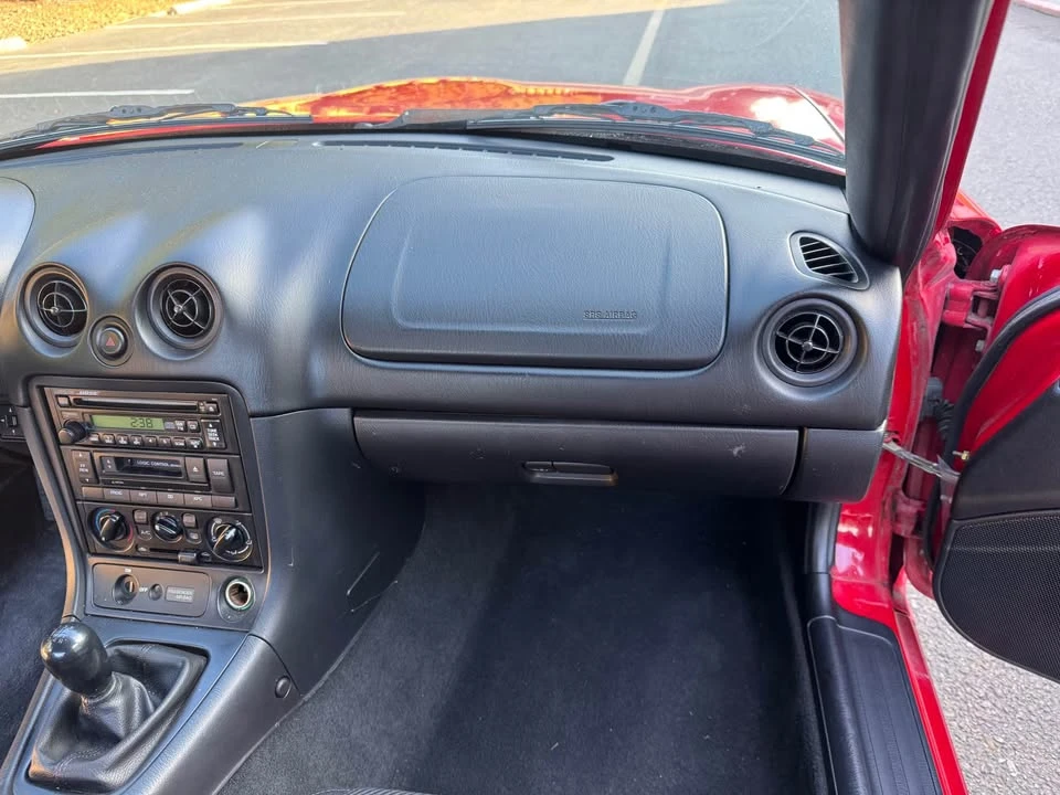 1999 Mazda NB MX-5 Miata - Image 13 of 18