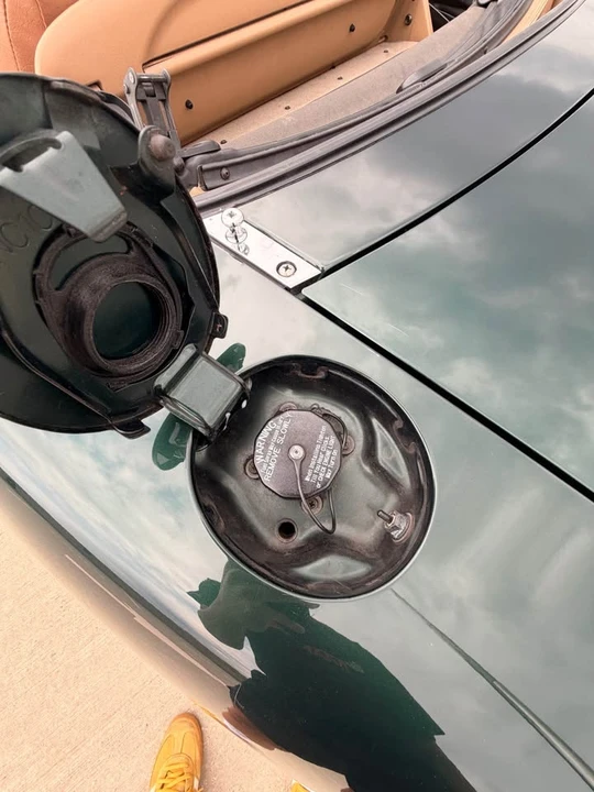 1999 Mazda NB MX-5 Miata - Image 13 of 14