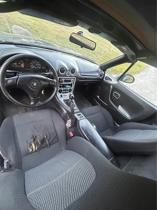 1999 Mazda NB MX-5 Miata - Image 9 of 10