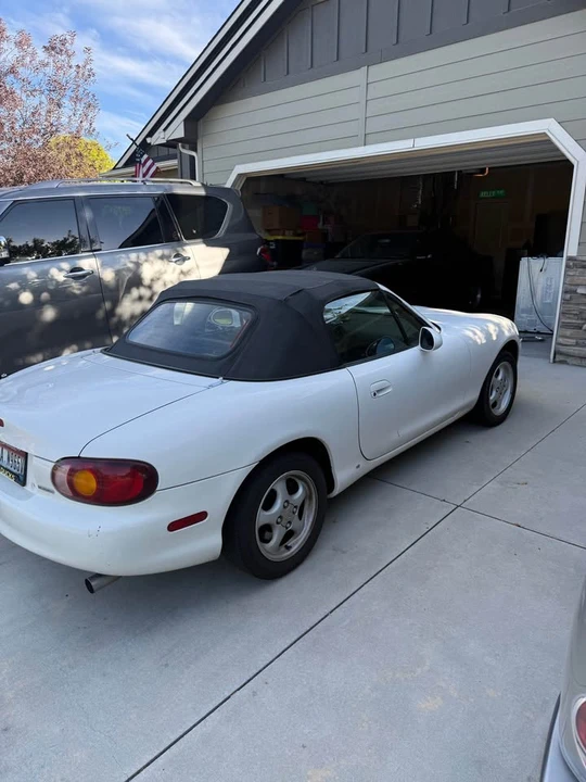 1999 Mazda NB MX-5 Miata - Image 2 of 8