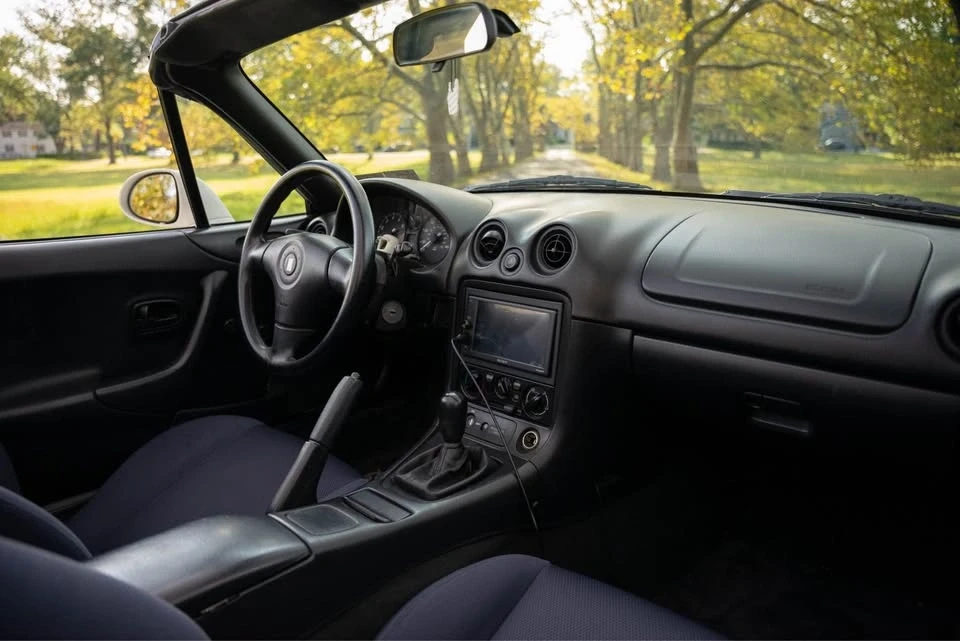 1999 Mazda NB MX-5 Miata - Image 5 of 7