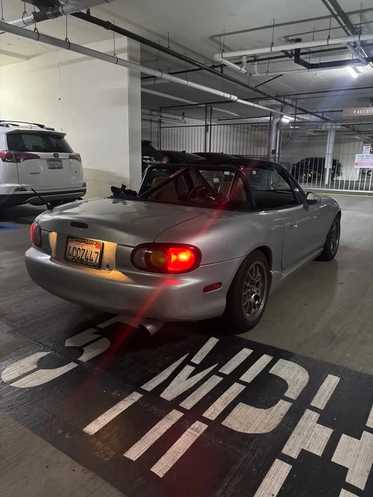 1999 Mazda NB MX-5 Miata - Image 5 of 9