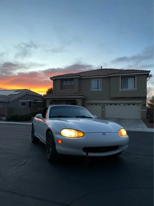 1999 Mazda NB MX-5 Miata - Image 2 of 13